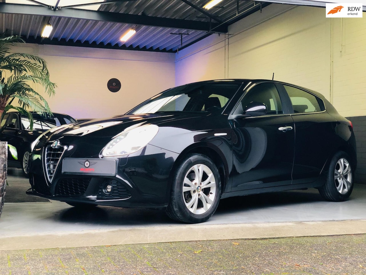 Alfa Romeo Giulietta - 1.4 T/ Cruise/PDC/Carplay/Xenon - AutoWereld.nl