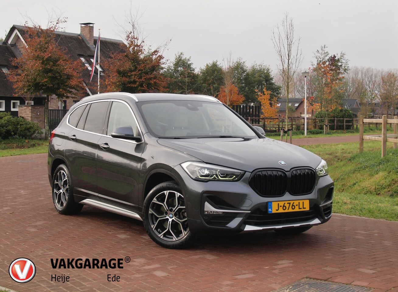 BMW X1 - xDrive25e eDrive Edition | Head-Up Display | Harman Kardon | Apple Carplay | Sfeerverlicht - AutoWereld.nl