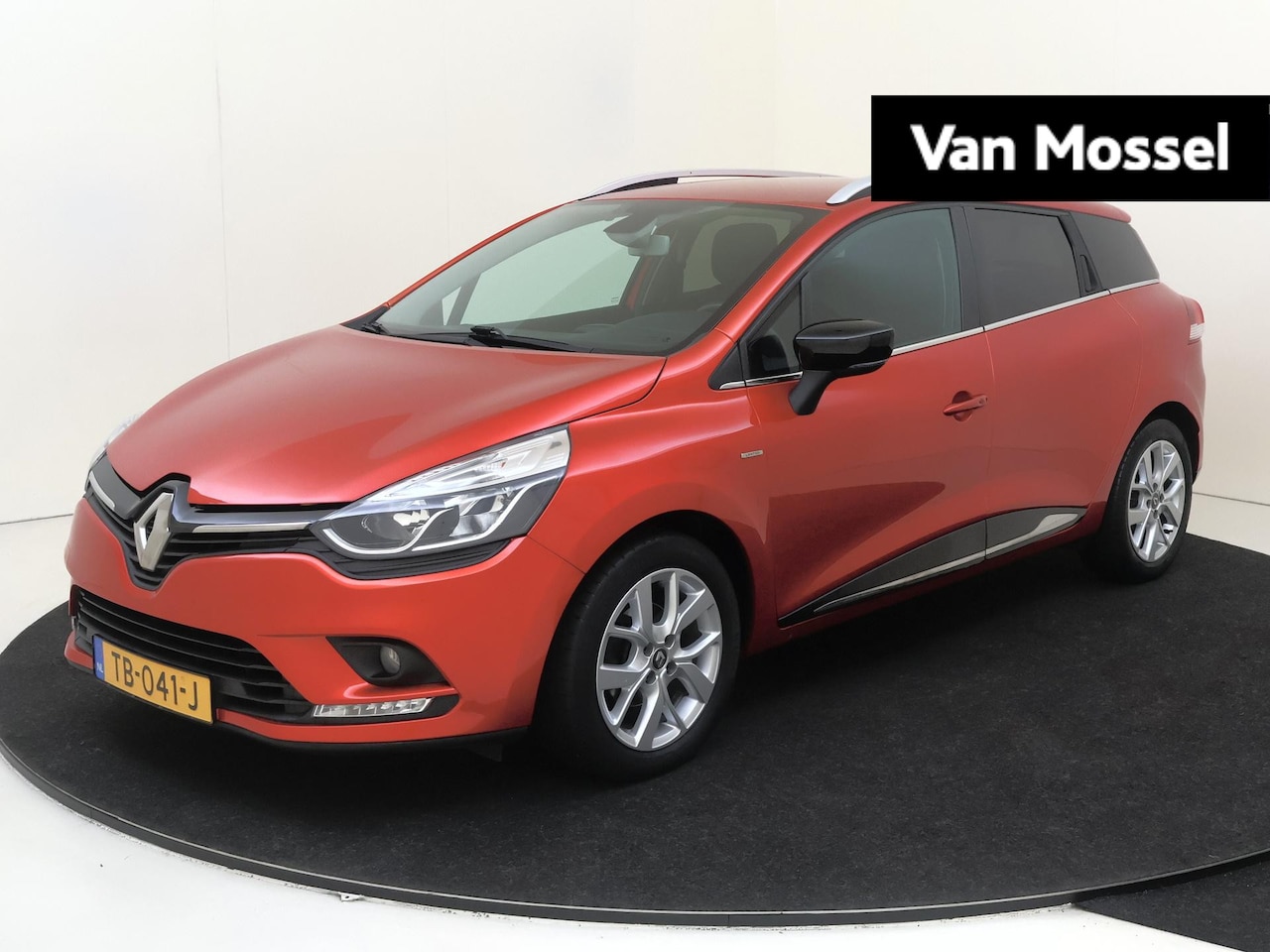 Renault Clio Estate - 1.2 TCe120 Limited | Navigatie | Parkeersensoren | 4 Cilinder motor - AutoWereld.nl