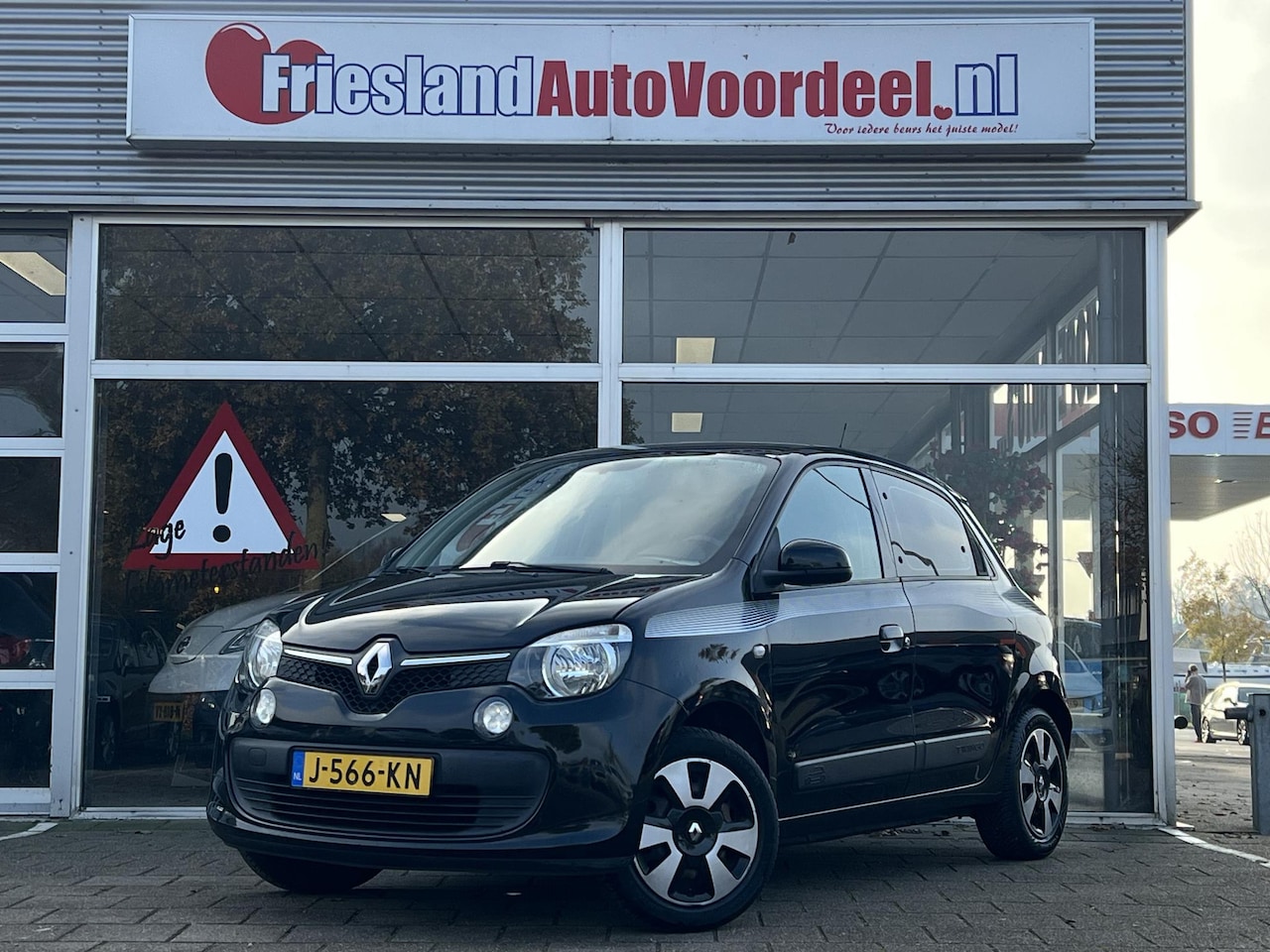 Renault Twingo - 1.0 SCe Dynamique 5 drs / 84.090 KM / Cruise / Airco / 2014 - AutoWereld.nl