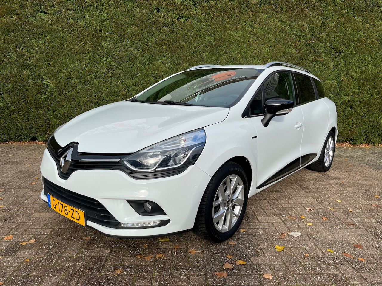 Renault Clio Estate - 0.9 TCe Limited Apple-carplay, Led, Cruise, Eerste eigenaar! - AutoWereld.nl