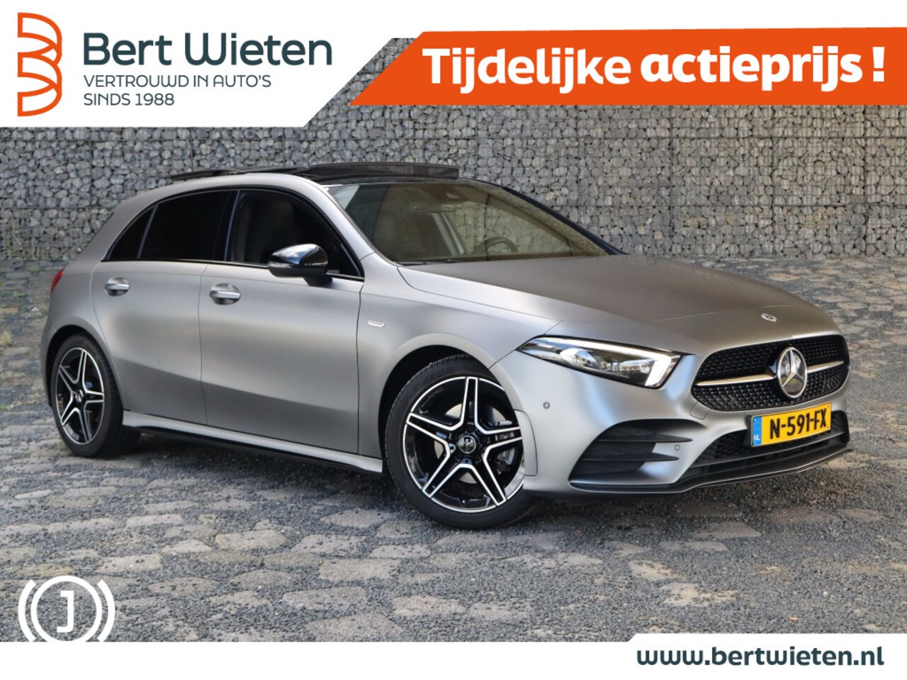 Mercedes-Benz A-klasse - 180 Edition AMG | Geen import | Schuifdak | Sfeer verlichting | - AutoWereld.nl