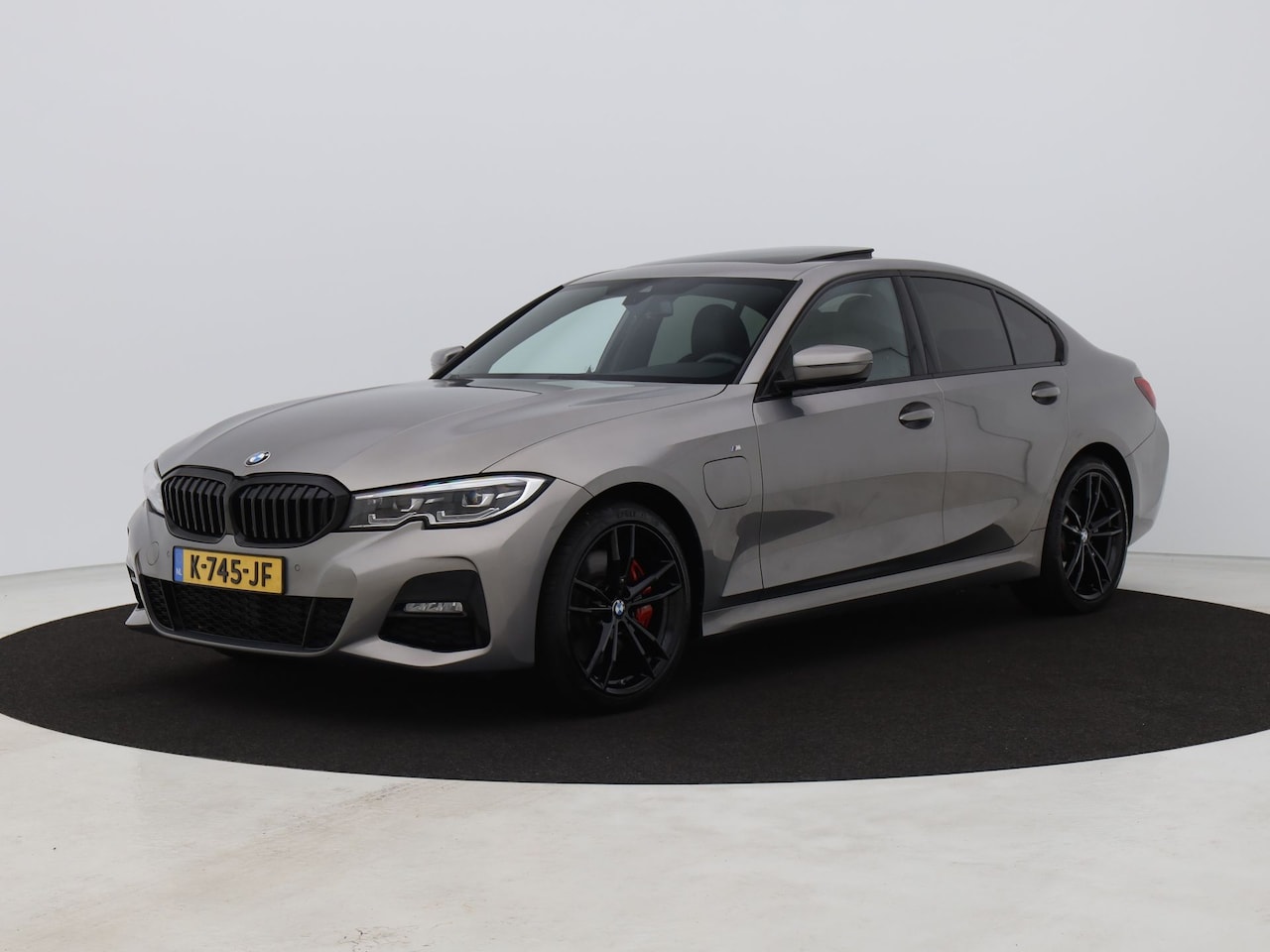 BMW 3-serie - 330e eDrive Edition M-Sport | PANO | STOELVERWARMING - AutoWereld.nl