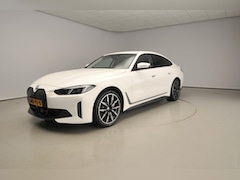 BMW i4 - Gran Coupé eDrive35 Trekhaak / HIFI / Active Cruise / Getint glas / Park assist / Alu wiel