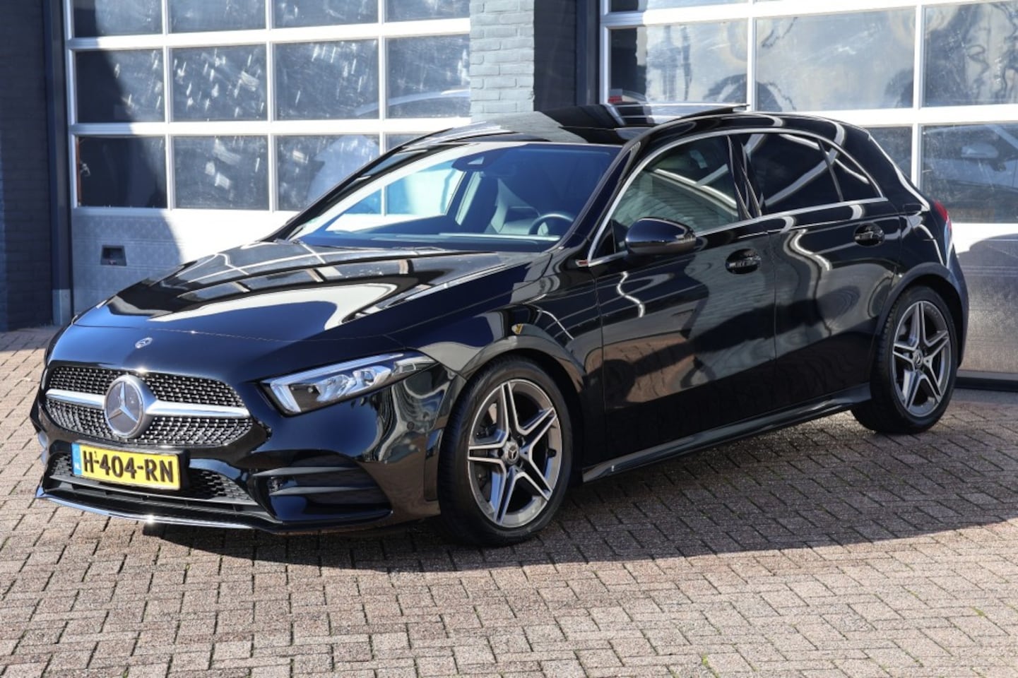 Mercedes-Benz A-klasse - A 220 4 Matic AMG line automaat, panoramadak - AutoWereld.nl