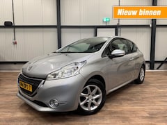 Peugeot 208 - 1.2 VT1 Envy / CLIMA / PDC / NAVI / CRUISE /