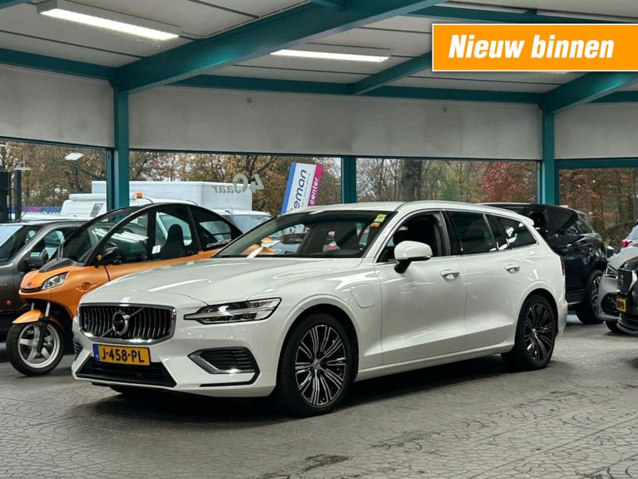 Volvo V60 - 2.0 T6 Recharge AWD Business Pro - Carplay, Navi, Camera - AutoWereld.nl