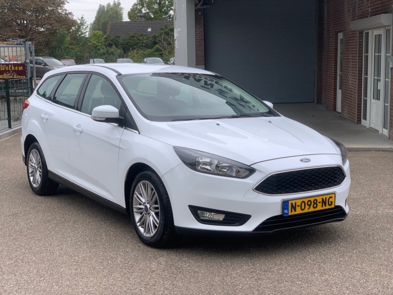 Ford Focus - 1.0 EDITION 125 PK  AIRCO L.M.VELGEN CAR PLAY IN NIEUWSTAAT - AutoWereld.nl