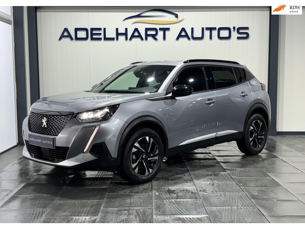 Peugeot 2008 - 1.2 PureTech Allure Automaat / Navigatie full map Apple CarPlay / Camera / Cruise control - AutoWereld.nl