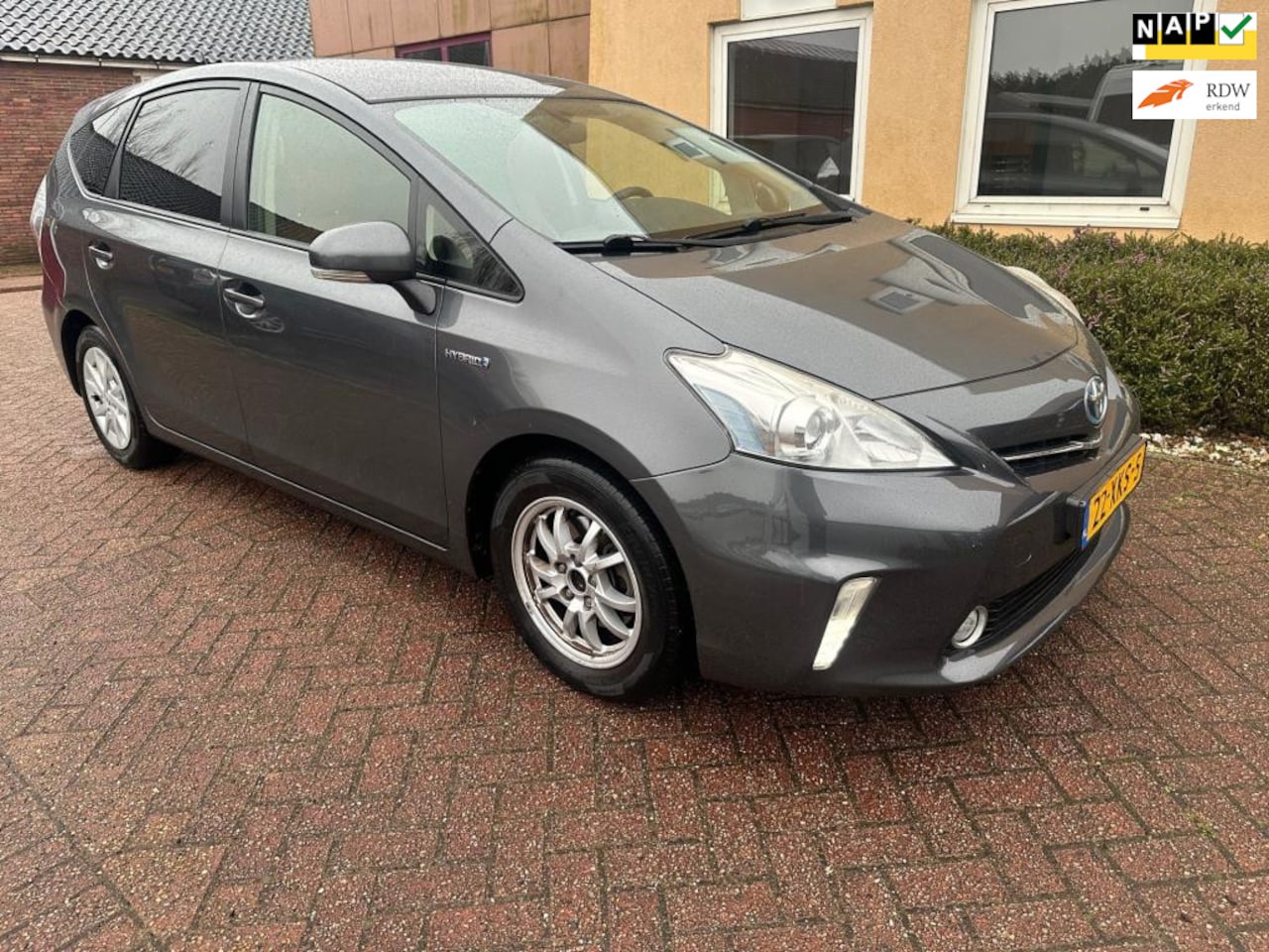 Toyota Prius Wagon - 1.8 Aspiration 96g LEER PANO 7 PERSON DEALER OH - AutoWereld.nl