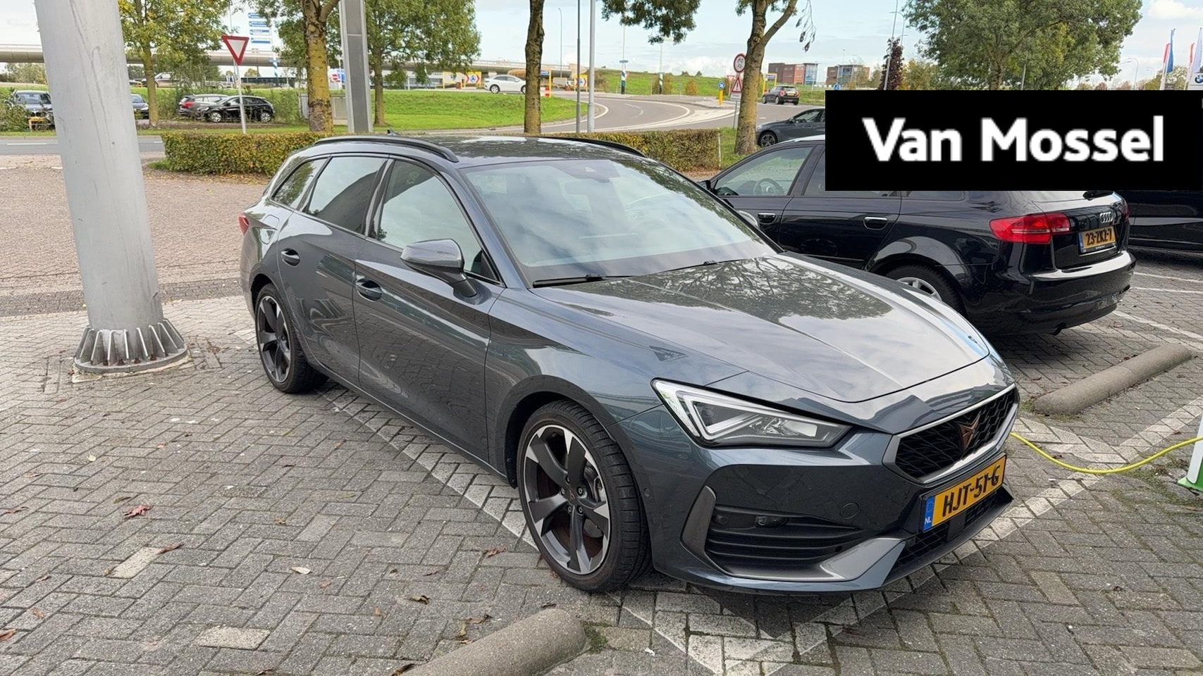 CUPRA Leon Sportstourer - 1.4 e-Hybrid Business 204 Pk | Automaat | Stoelverwarming | Apple Carplay & Android Auto | - AutoWereld.nl