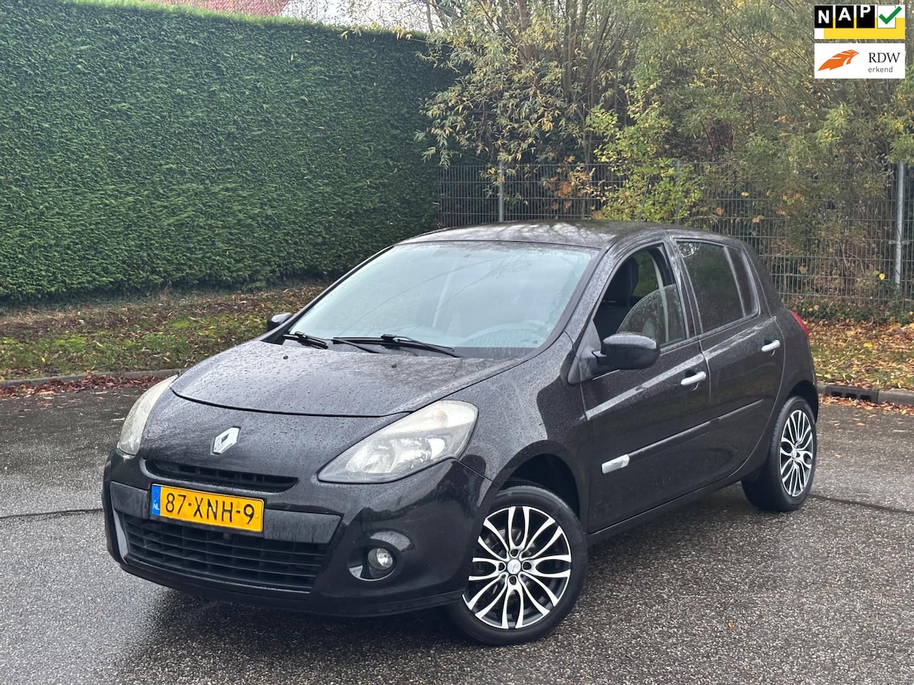 Renault Clio - 1.2 Authentique | Airco | El. Ramen | NAP | 5-drs | Trekhaak | Sportvelgen | Rijdt en scha - AutoWereld.nl