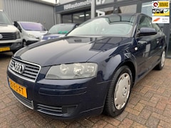 Audi A3 - 1.6 Attraction automaat clima cruise controle elektrische pakket apk 14-11-2026