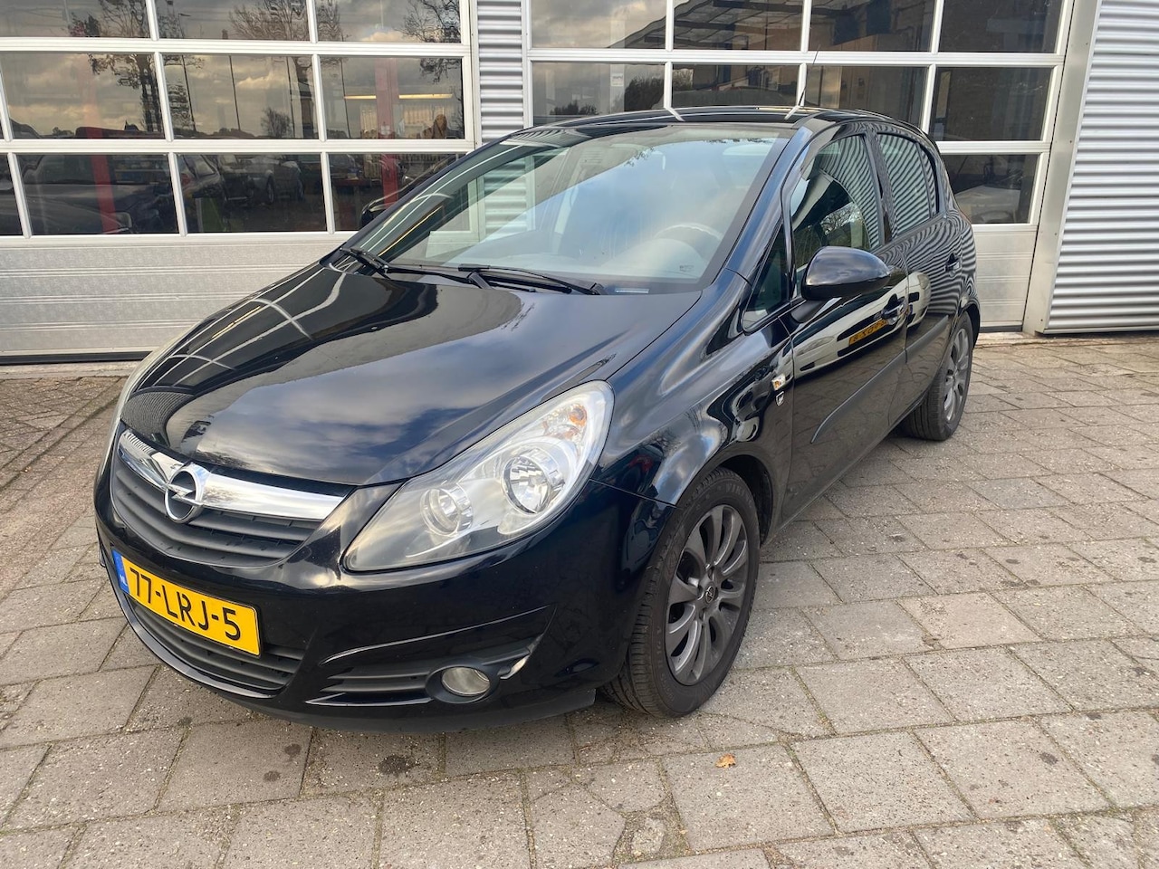 Opel Corsa - 1.2-16V '111' Edition 1.2-16V '111' Edition - AutoWereld.nl