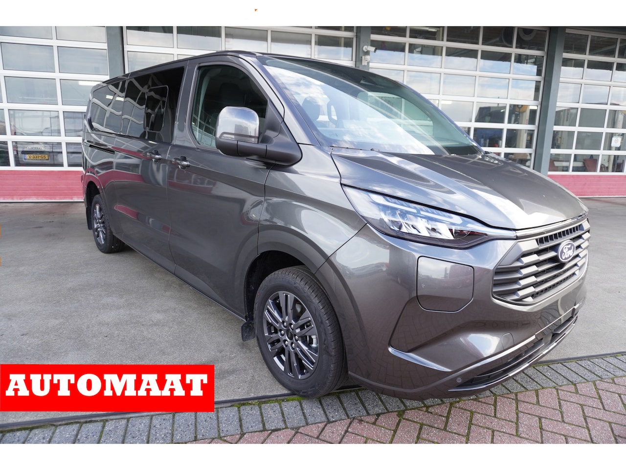 Ford Transit Custom - 320L 2.5 PHEV 233PK L2H1 Limited 8 Persoons PHEV Automaat Hybride | Airco | Adap. Cruise | - AutoWereld.nl