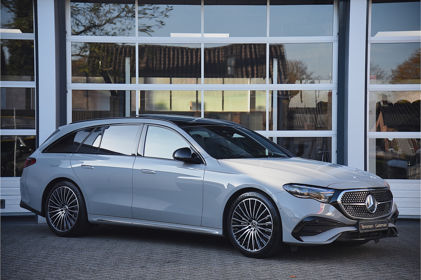 Mercedes-Benz E-klasse Estate - 300 e AMG Line 300 e AMG Line - AutoWereld.nl