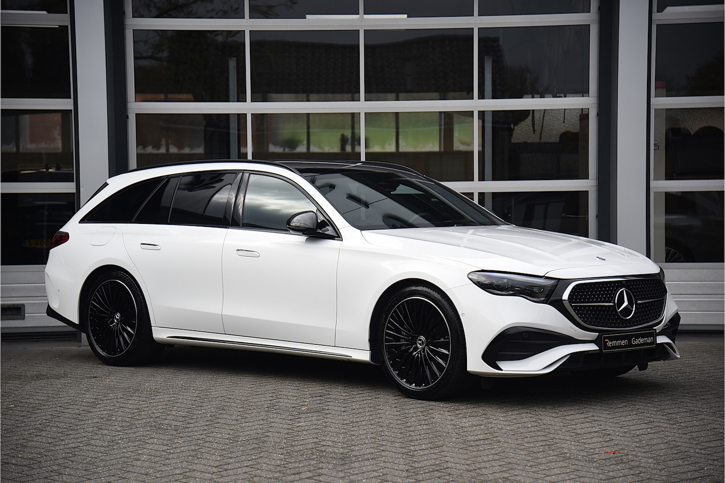 Mercedes-Benz E-klasse Estate - 300 e AMG Line 300 e AMG Line - AutoWereld.nl