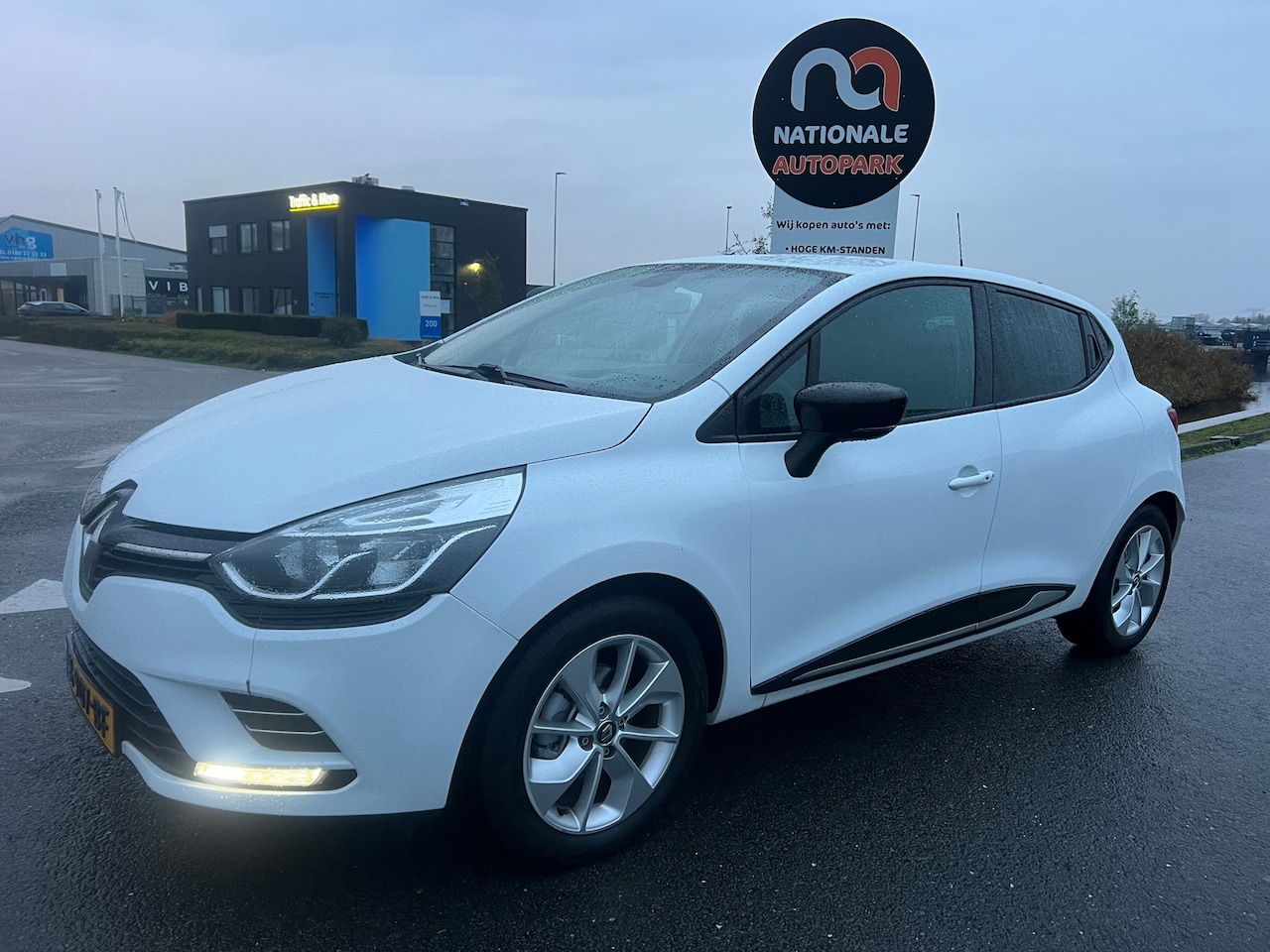 Renault Clio - 2017 * 1.2 Dynamique * AUTOMAAT * LED * CLIMA * NAVI * TOP AUTO! - AutoWereld.nl