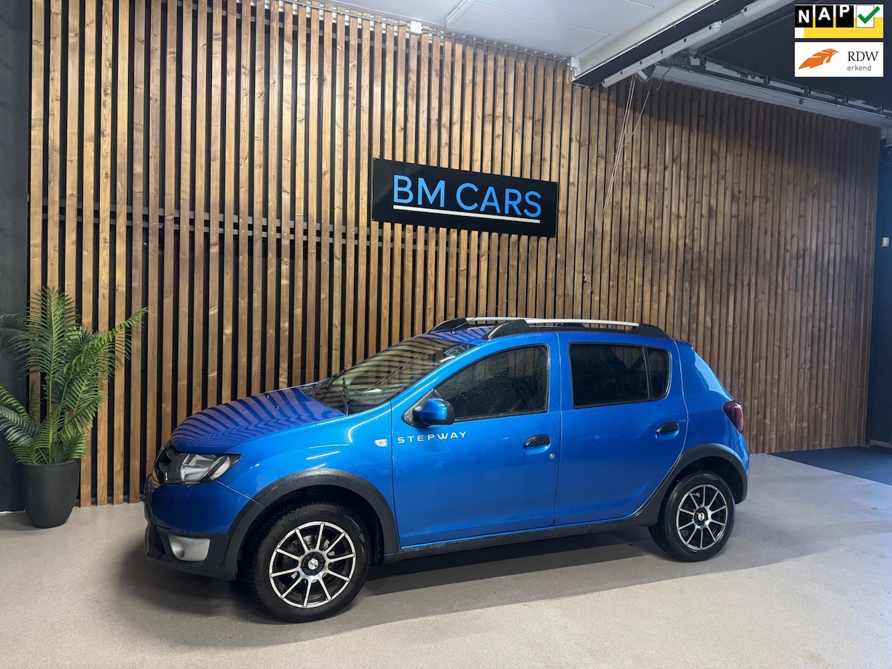 Dacia Sandero Stepway - 0.9 TCe Bi-Fuel Lauréate LPG Airco - AutoWereld.nl