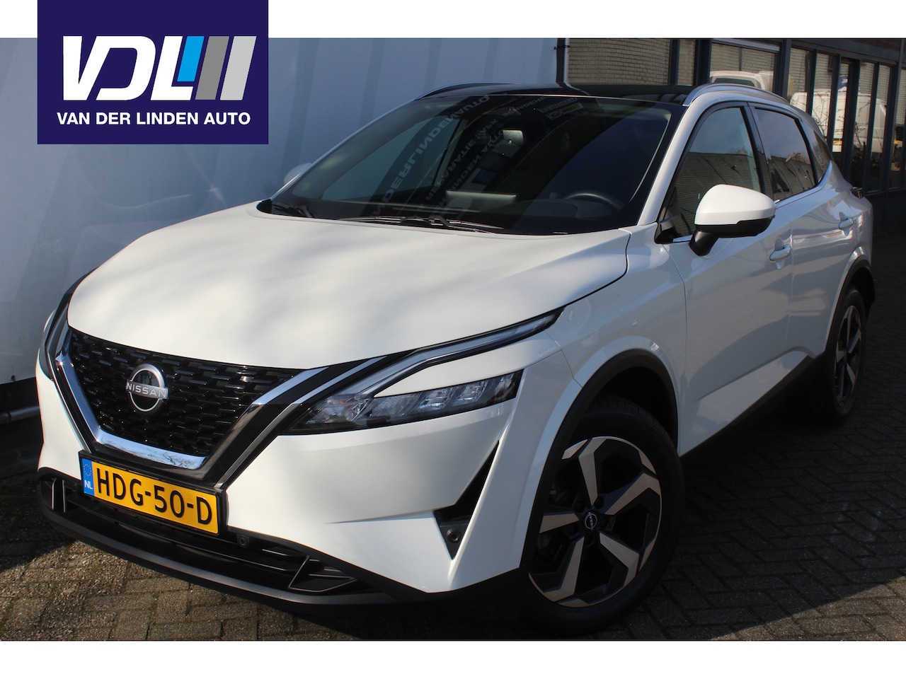 Nissan Qashqai - 1.3 MHEV Business Design panorama dak l 360 camera l Cruise control l Navigatie l AppleCar - AutoWereld.nl