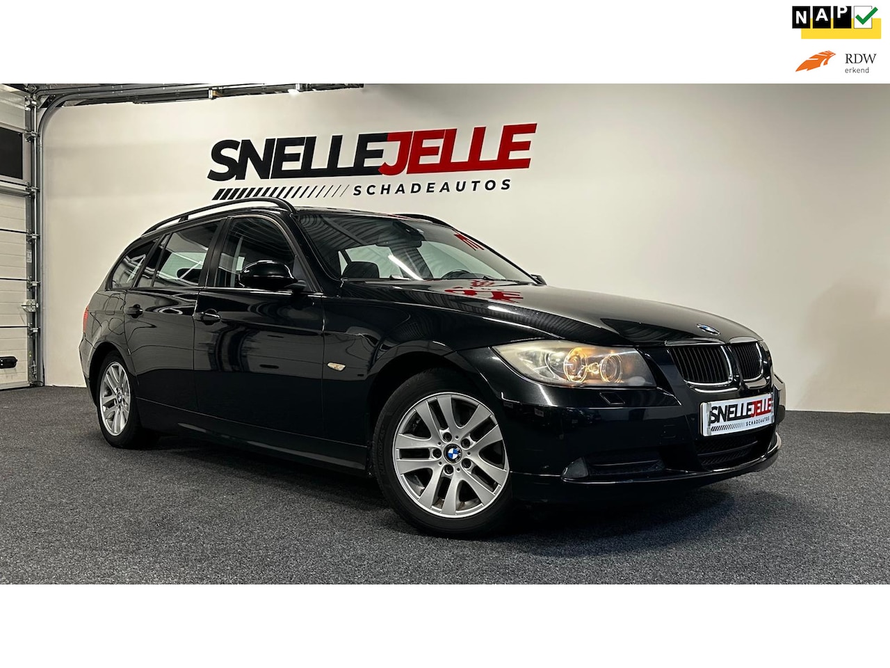 BMW 3-serie Touring - 318i Executive|dealer onderhouden|1 eigenaar! |airco|cruise control|parkeer sensoren| - AutoWereld.nl