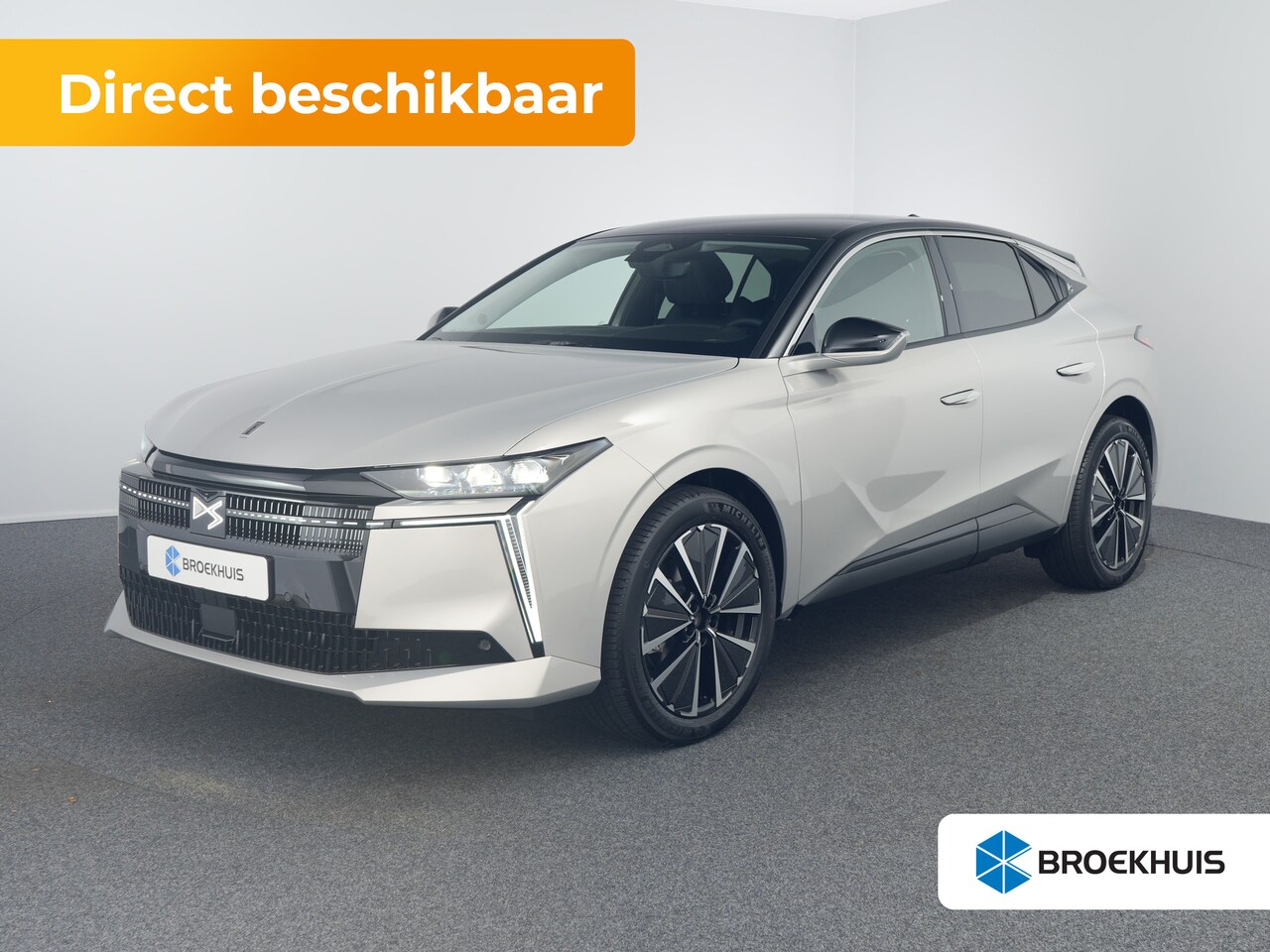 DS No 4 - Pallas - E-Tense | Achteruitrijcamera | Parkeersensoren vóór en achter | Rear traffic dete - AutoWereld.nl