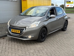Peugeot 208 - 1.2 VTi Active 5Drs ECC Airco Navigatie Parkeersensoren D-Riem vv