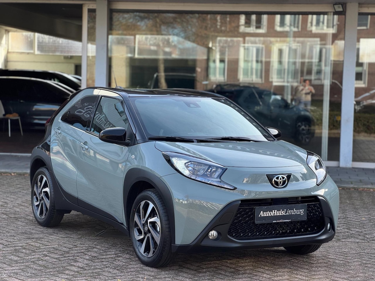 Toyota Aygo X - 1.0 VVT-i MT Pulse|Nieuw!|Camera| Apple CarPlay|BI-Tone|Stoelverwarming|Direct leverbaar|1 - AutoWereld.nl