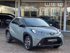 Toyota Aygo X - 1.0 VVT-i MT Pulse|Nieuw|Camera| Apple CarPlay|BI-Tone|Stoelverwarming|Direct leverbaar|10