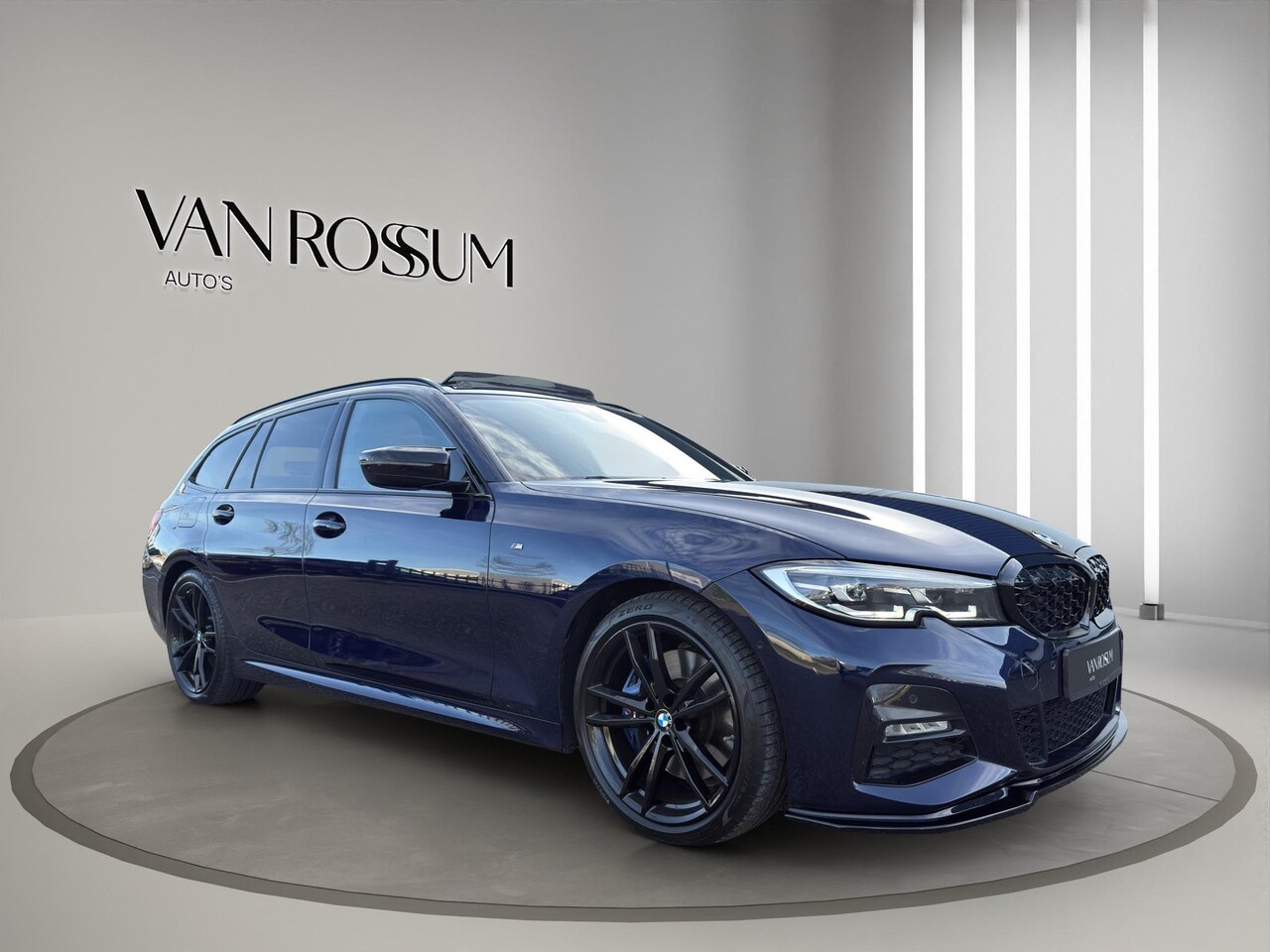 BMW 3-serie Touring - 330i xDrive |  M Sport | Pano | Leder | Sfeerverl. | Shadow Line | Camera | - AutoWereld.nl