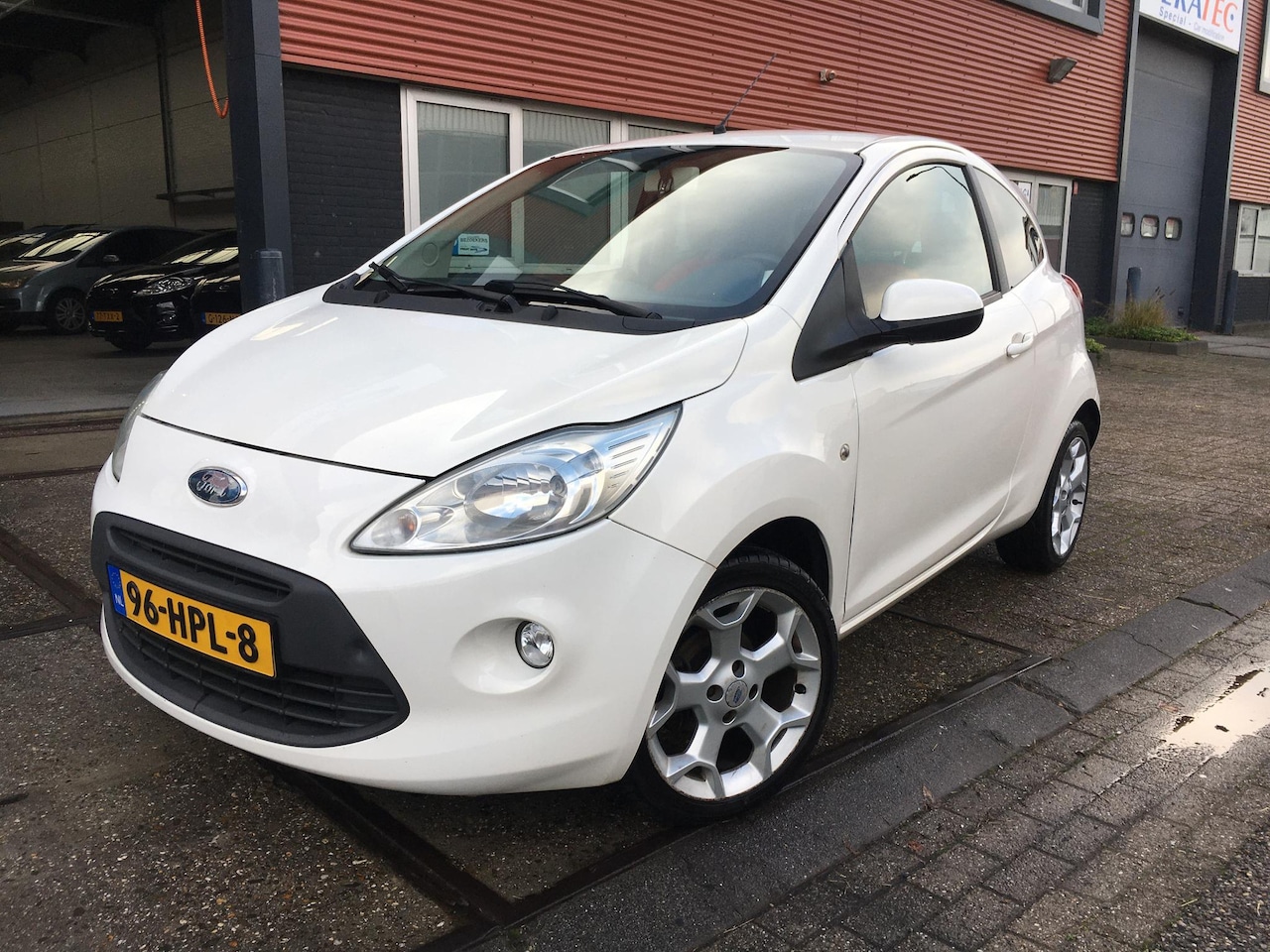 Ford Ka - 1.2 Titanium Airco | Centrale portier vergrendeling met afstandsbediening | Elektrisch bed - AutoWereld.nl