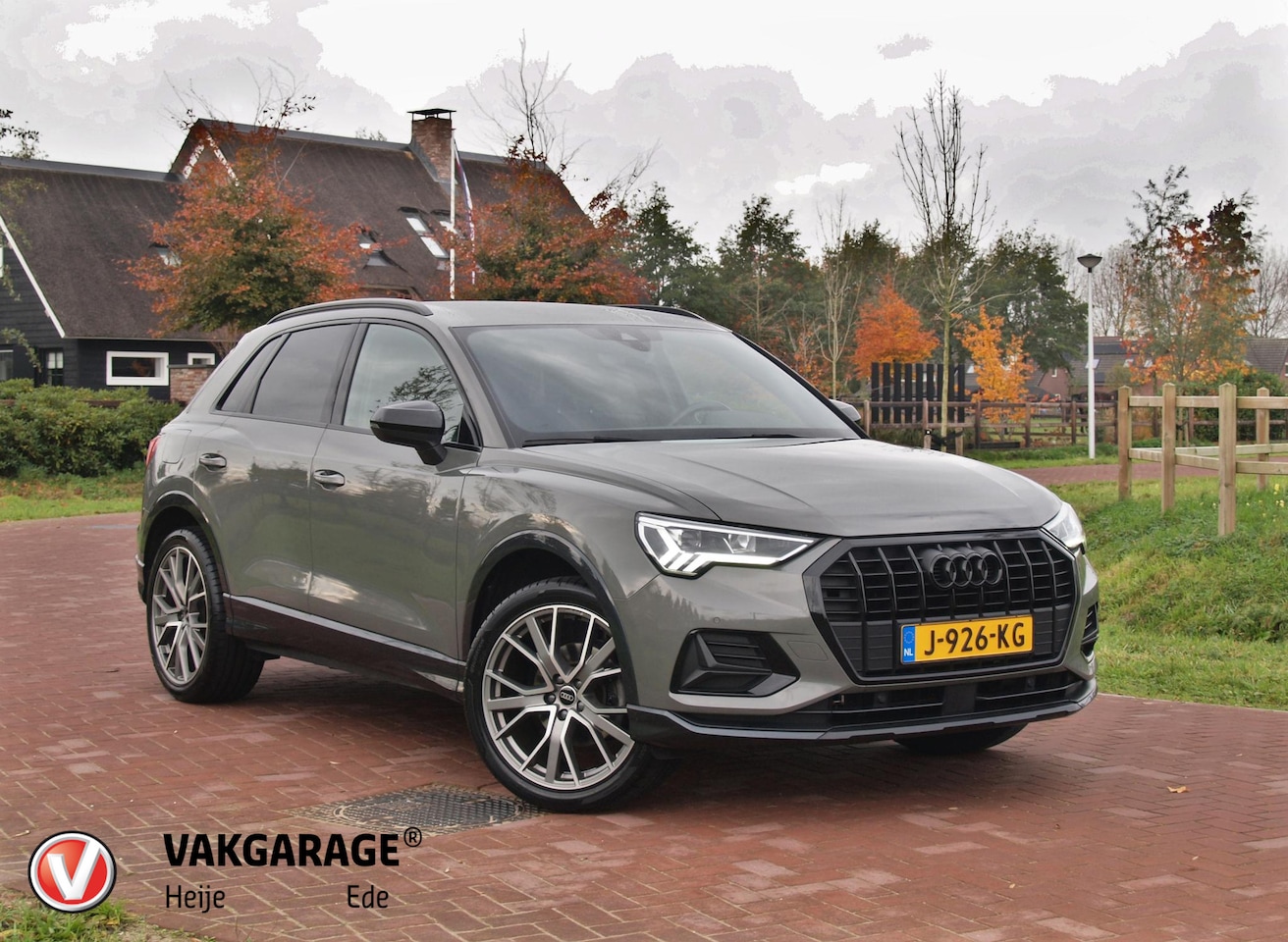 Audi Q3 - 35 TFSI Business Edition | Apple Carplay | Cruise Control | Automaat | Parkeersensoren | - AutoWereld.nl