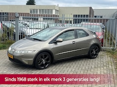 Honda Civic - 1.8 Executive 140PK NL AUTO NAP Pano l Airco l Cruise l Stoelverwarming l MTF-stuur l LMV