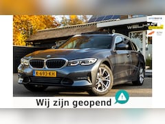 BMW 3-serie Touring - 318i High Executive Edition I NAP I Pano I 1ste eigenaar I zeer netjes I