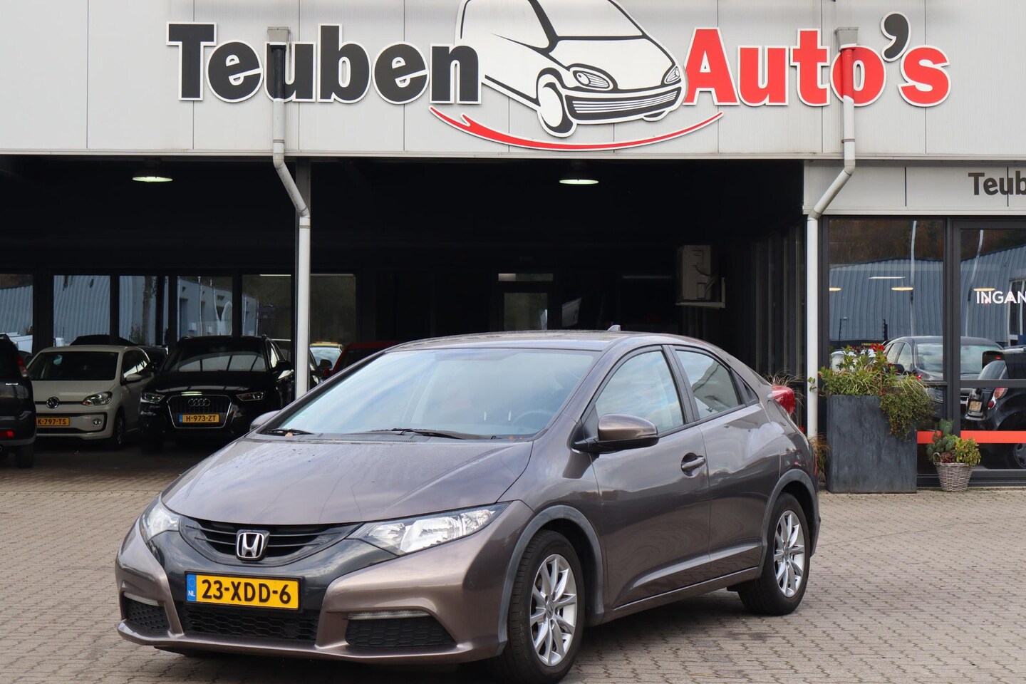 Honda Civic - 1.8 GT Navigatie, Climate control, Elektrische ramen, Lichtmetalen wielen - AutoWereld.nl