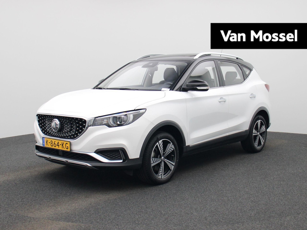MG ZS - Luxury 45 kWh | Apple Carplay / Android Auto | Camera | Stoelverwarming | Schuif/Kanteldak - AutoWereld.nl