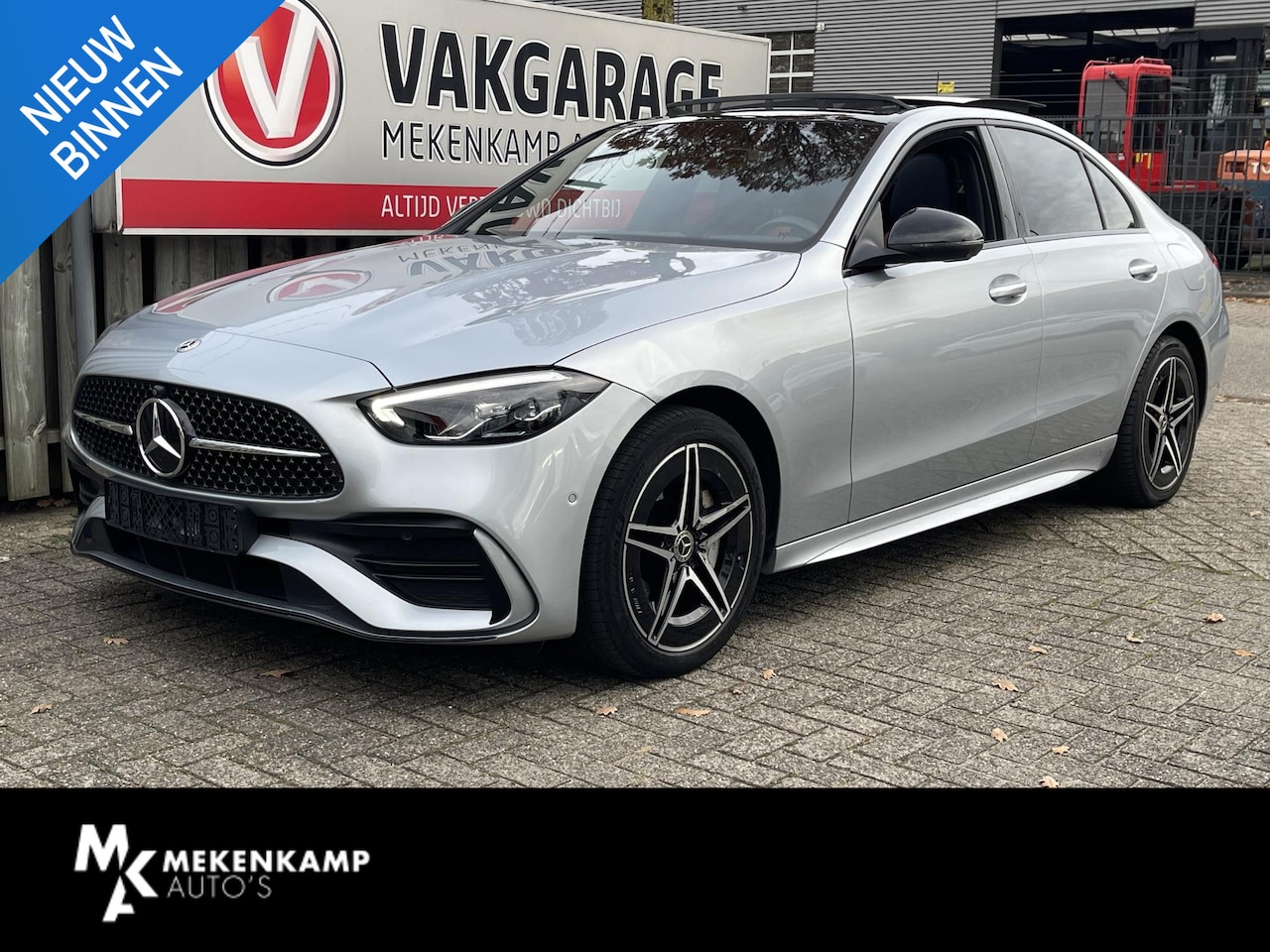 Mercedes-Benz C-klasse - 300 e AMG Line 18"/Leder/Panoramadak/360 camera/Dodehoek/Keyless/Stoelverwarming + memory - AutoWereld.nl