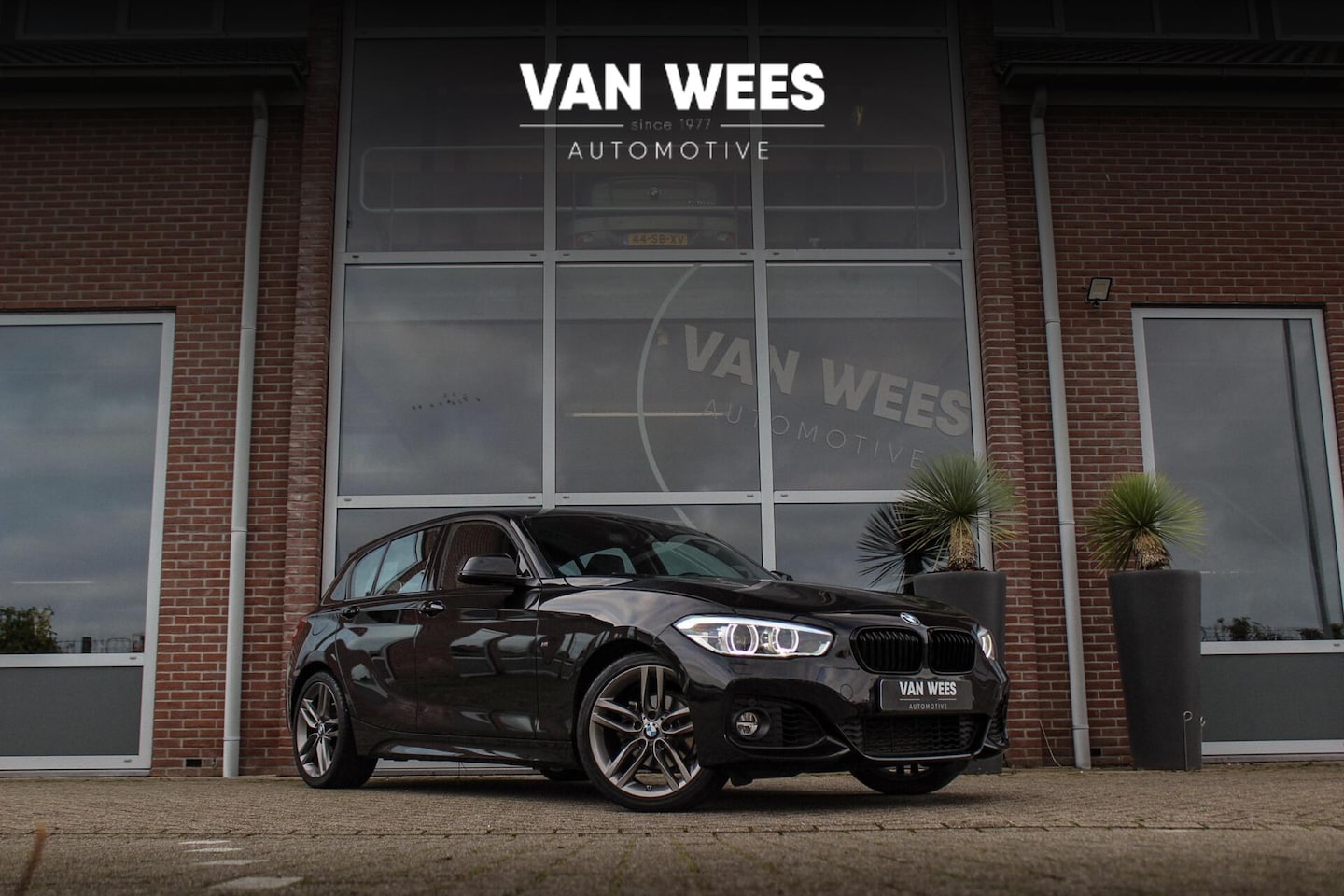 BMW 1-serie - 118i F20 LCI M Sport Edition | M-pakket | Origineel | NL auto | Automaat | 18 inch | LED | - AutoWereld.nl