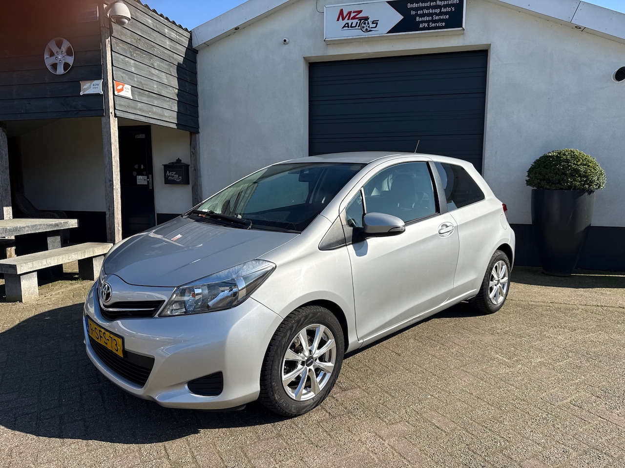 Toyota Yaris - 1.3 VVT-i Aspiration 1.3 VVT-i Aspiration - AutoWereld.nl
