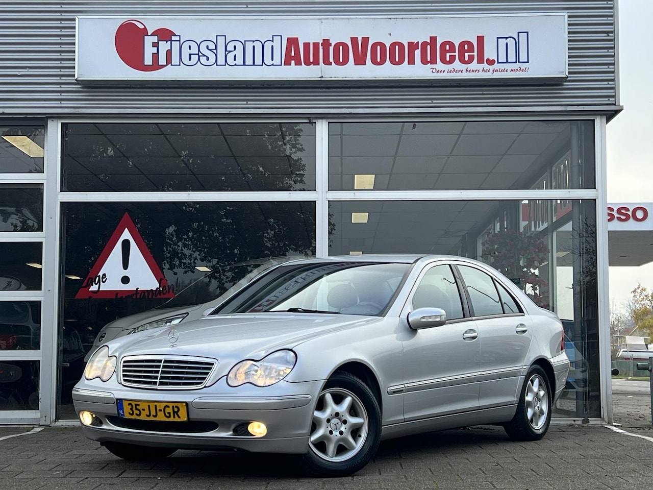 Mercedes-Benz C-klasse - 180 Elegance Automaat / 113.600 KM! / Leder / Clima / Cruise / 2002 - AutoWereld.nl