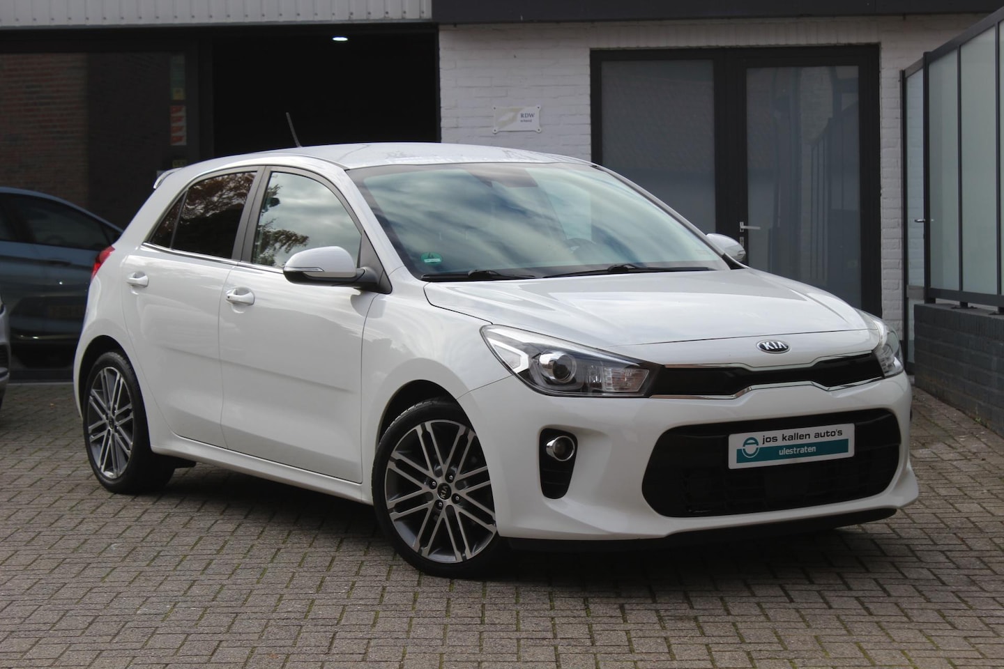 Kia Rio - 1.4 DynamicLine Lederen bekleding, Navigatie, Camera, Carplay, Keyless, Nieuw model! - AutoWereld.nl