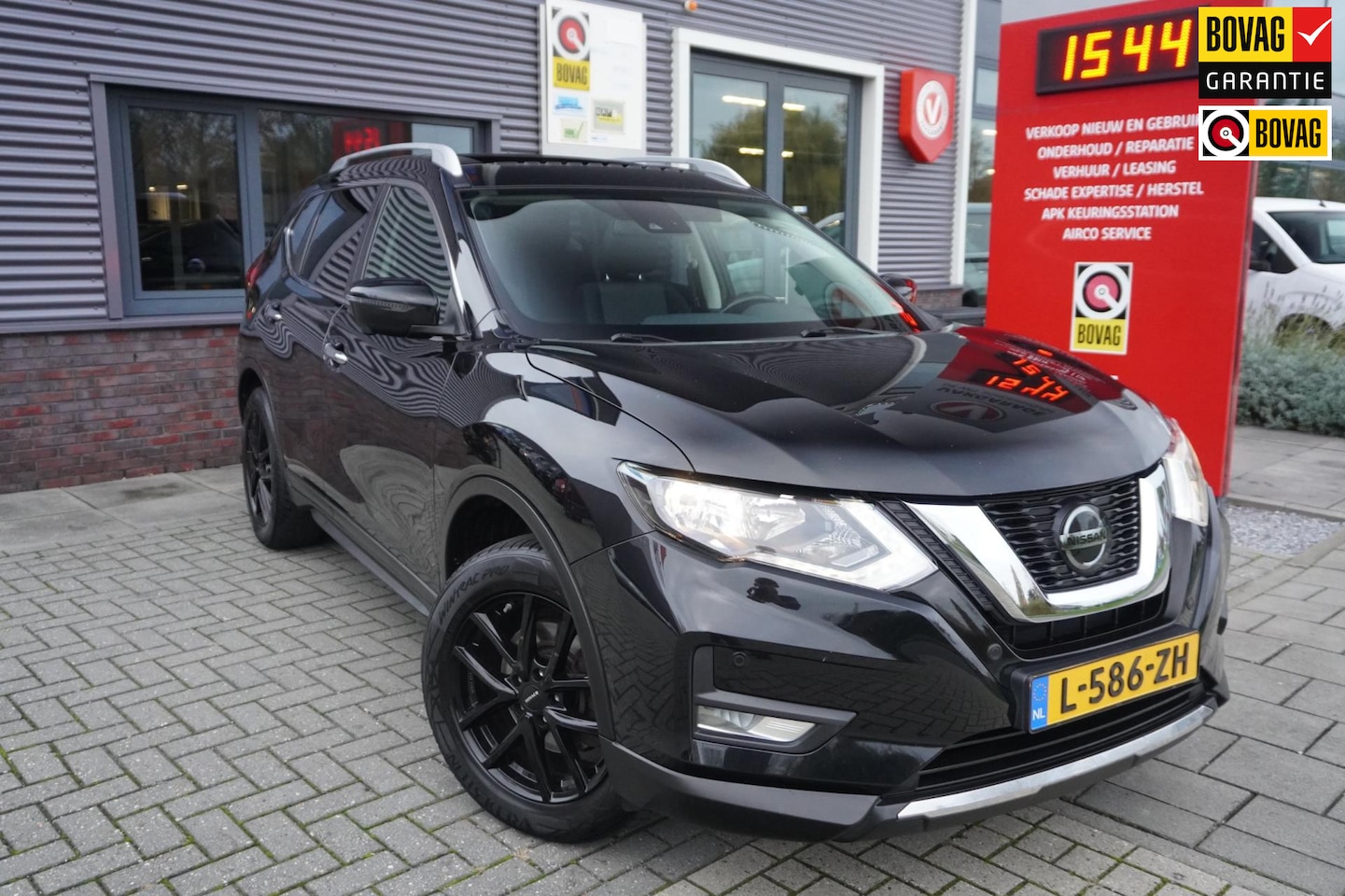 Nissan X-Trail - 1.3 DIG-T N-Tec 7p. / Pano / 360 Camera / Trekhaak / Cruise / Keyless / Winterwielen - AutoWereld.nl
