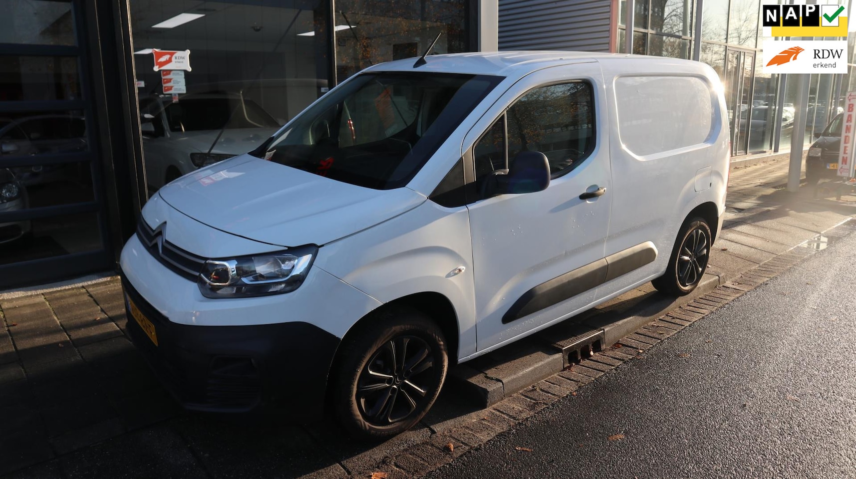 Citroën Berlingo - 1.5 BlueHDI Club 1.5 BlueHDI Club - AutoWereld.nl