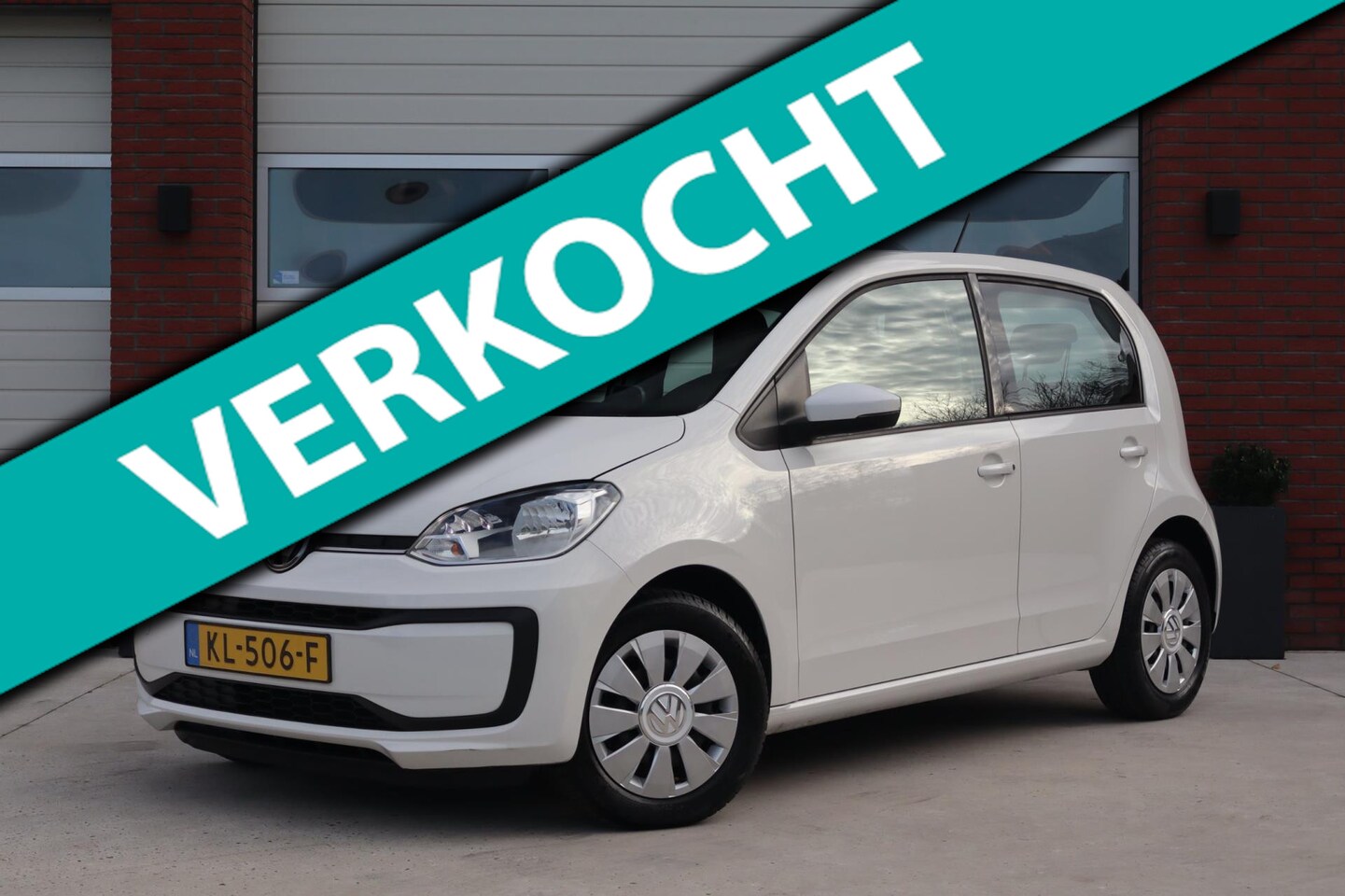Volkswagen Up! - 1.0 BMT move up! 5-deurs - Airco - Bluetooth - Elektrische ramen - Dealeronderhouden - 2e - AutoWereld.nl