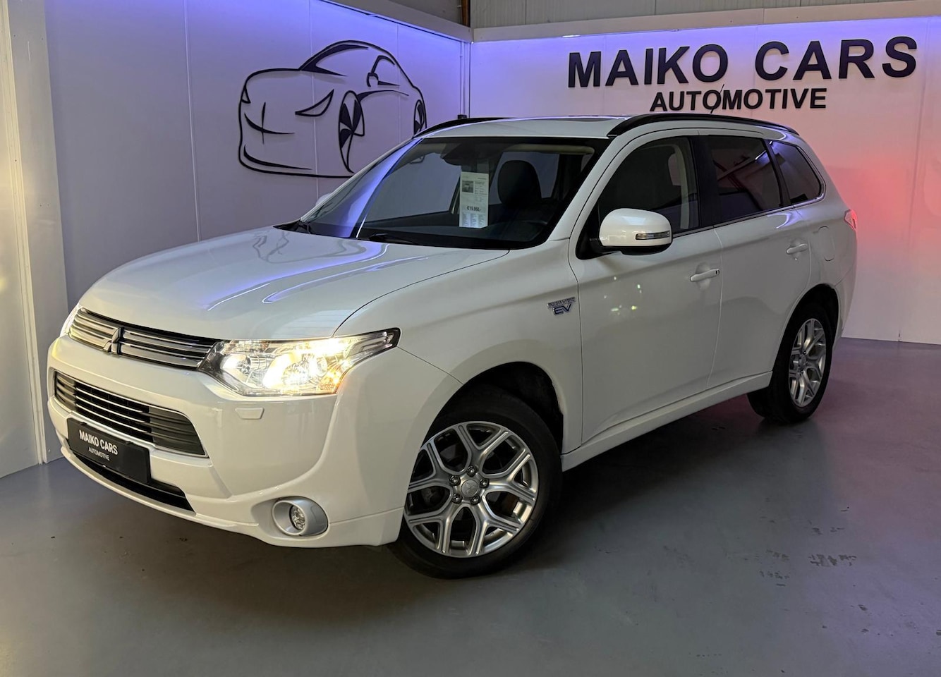 Mitsubishi Outlander - 2.0 Instyle 4WD PANORAMDAK LEDER - AutoWereld.nl