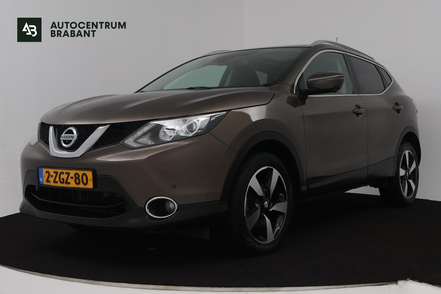 Nissan Qashqai - 1.2 Connect Edition (PANORAMADAK, TREKHAAK, CRUISE CONTROL, NAVIGATIE, PARKEERSENSOREN) - AutoWereld.nl