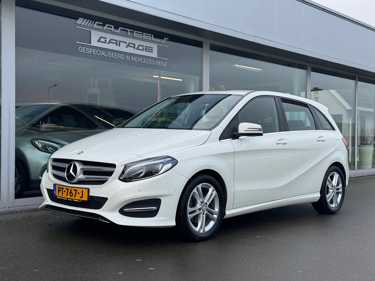 Mercedes-Benz B-klasse - 180 Ambition Urban automaat , apple-carplay , afneembare trekhaak - AutoWereld.nl