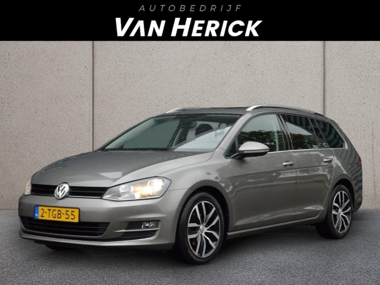 Volkswagen Golf Variant - 1.2 TSI Highline Automaat | Panoramdak | Keyless | Navi - AutoWereld.nl