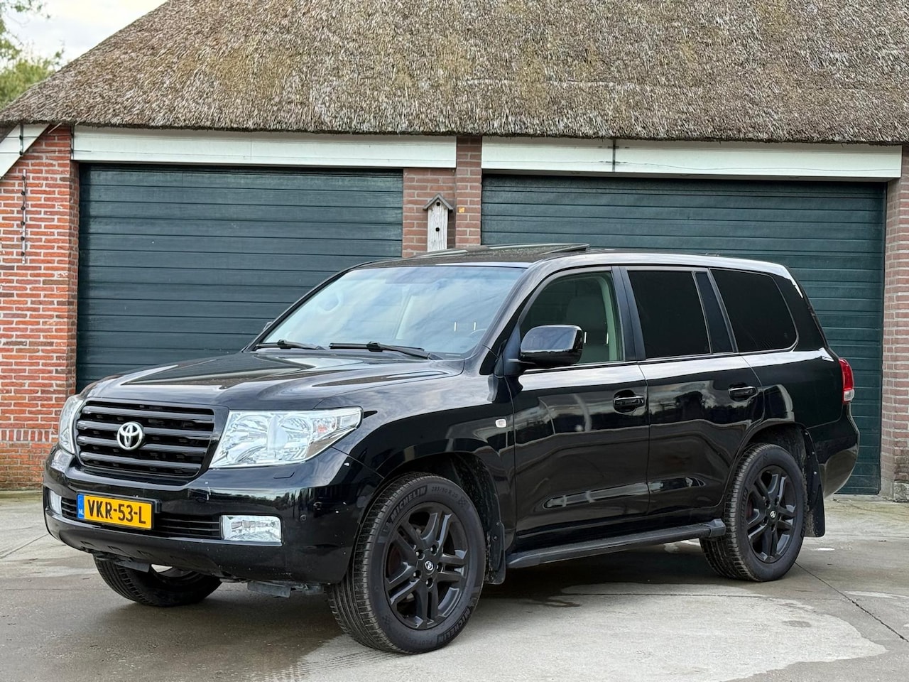 Toyota Land Cruiser V8 - 4.5 V8 D-4D Executive Standard Roof Window Van Keyless|camera|Kanteldak|Leder - AutoWereld.nl