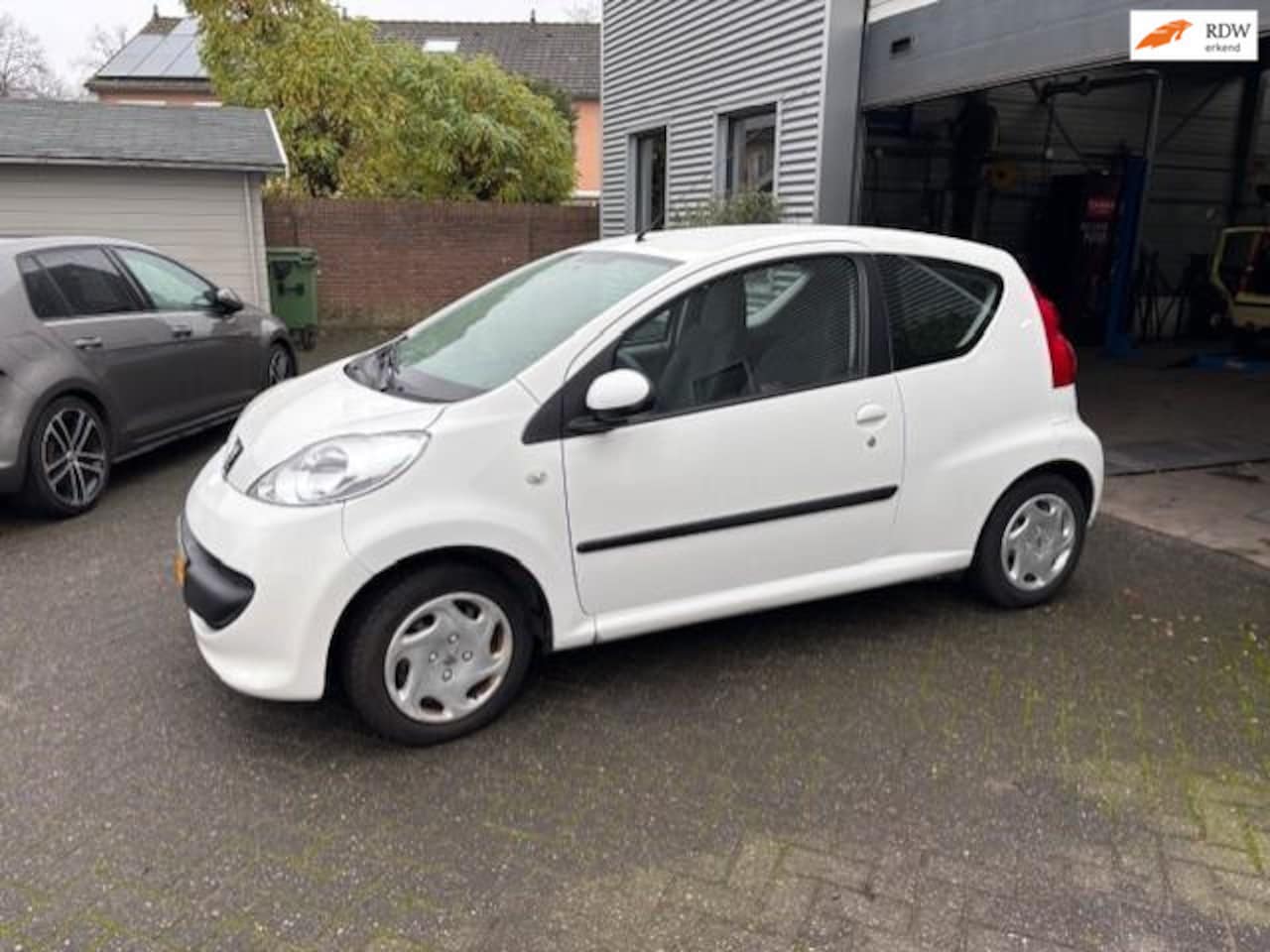 Peugeot 107 - 1.0-12V XR 1.0-12V XR - AutoWereld.nl